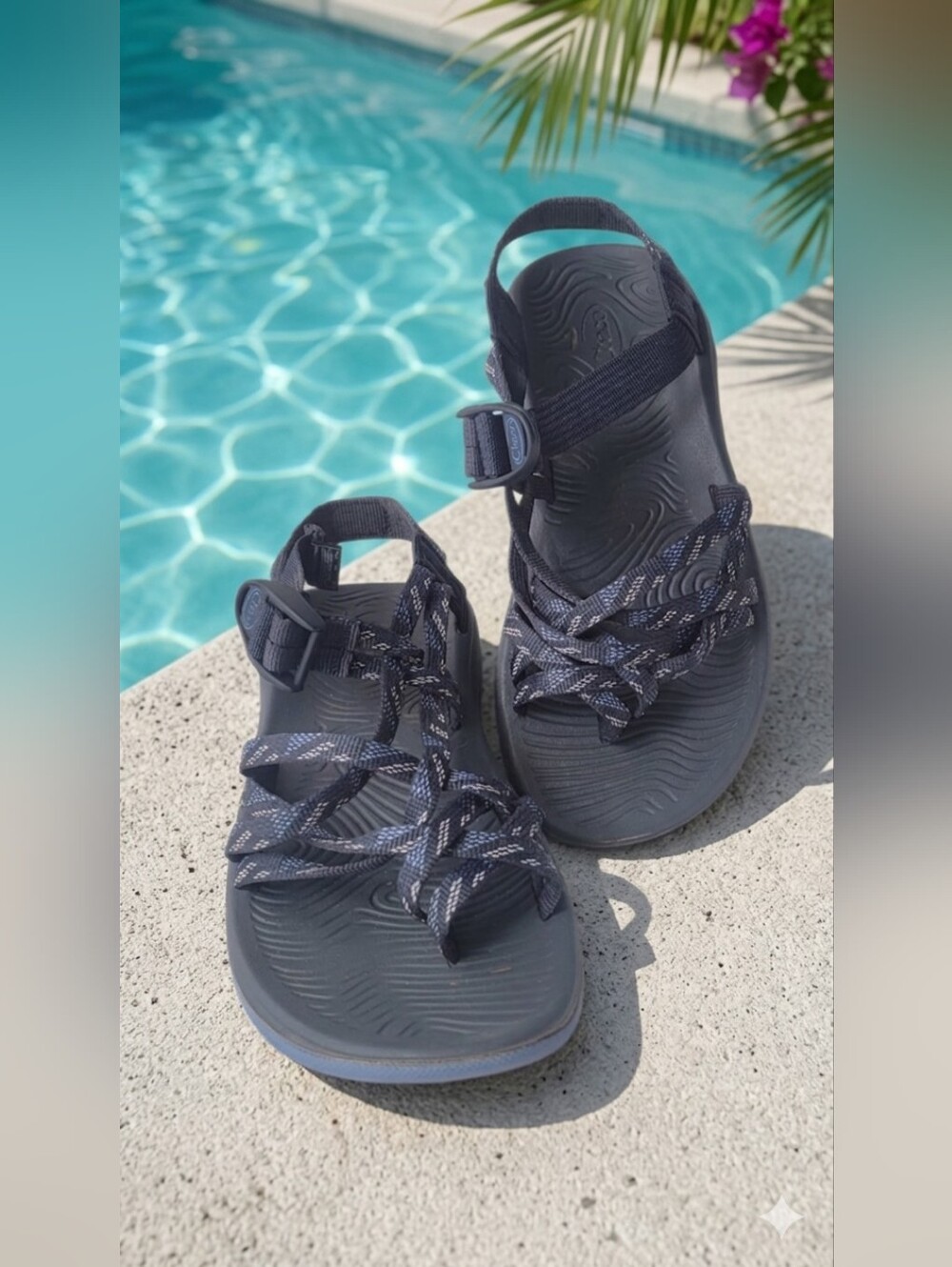 Chaco Women's 2 /Volv X2 Strappy Sandals Navy Blue Toe Loop Sz 6